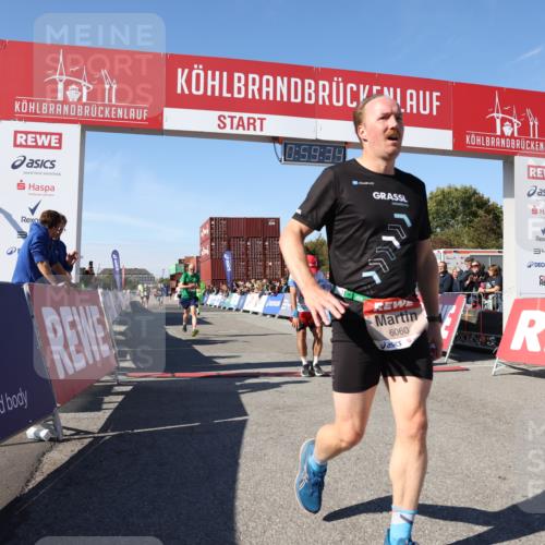 03.10.2025 - Köhlbrandbrückenlauf Lena Gebhardt http://msf.ph/oto/9043367 03.10.2025 12:59:34 Ziel 4111, 4119, 4215, 4270, 4475, 6060, 6325, 6616, 6666 meine-sportfotos.de