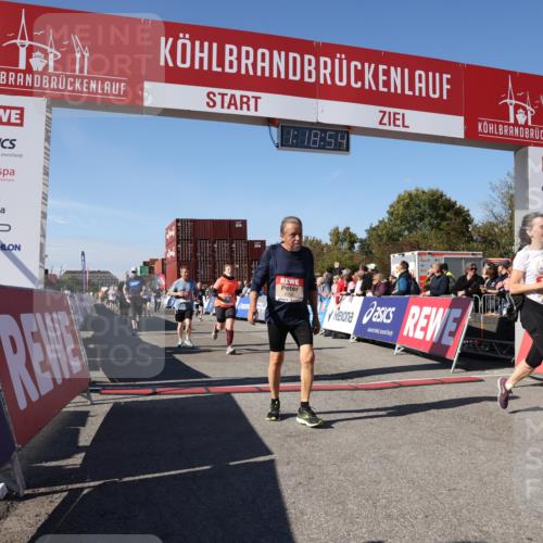 03.10.2025 - Köhlbrandbrückenlauf Lena Gebhardt http://msf.ph/oto/9043374 03.10.2025 13:18:54 Ziel 4077, 4556, 4676, 4756, 4889, 5304, 5449, 5974, 6267, 6506, 6556, 6573, 6795 meine-sportfotos.de