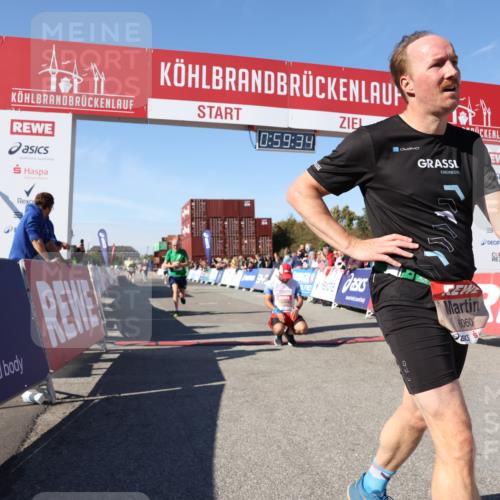 03.10.2025 - Köhlbrandbrückenlauf Lena Gebhardt http://msf.ph/oto/9043378 03.10.2025 12:59:34 Ziel 4111, 4119, 4215, 4270, 4475, 6060, 6325, 6616, 6666 meine-sportfotos.de