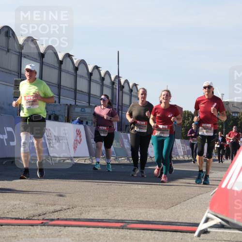 03.10.2025 - Köhlbrandbrückenlauf Luisa Fischer http://msf.ph/oto/9043382 03.10.2025 13:38:31 Ziel 4697, 4884, 5439, 5509, 5564, 5590, 5591, 6179, 6201, 6581, 6582, 6583 meine-sportfotos.de