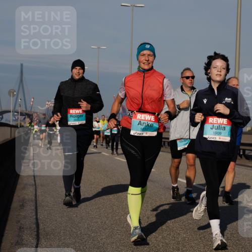03.10.2025 - Köhlbrandbrückenlauf Fabian Wolf http://msf.ph/oto/9043383 03.10.2025 09:56:27 Position 3 3680, 1632, 1909 meine-sportfotos.de