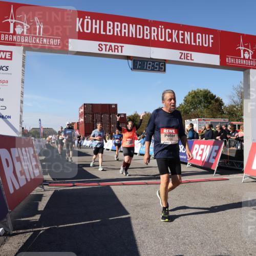 03.10.2025 - Köhlbrandbrückenlauf Lena Gebhardt http://msf.ph/oto/9043391 03.10.2025 13:18:55 Ziel 4077, 4556, 4676, 4756, 4889, 5304, 5449, 5974, 6267, 6506, 6556, 6573, 6795 meine-sportfotos.de
