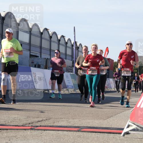 03.10.2025 - Köhlbrandbrückenlauf Luisa Fischer http://msf.ph/oto/9043394 03.10.2025 13:38:32 Ziel 4697, 4884, 5439, 5509, 5564, 5590, 5591, 6179, 6201, 6581, 6582, 6583 meine-sportfotos.de