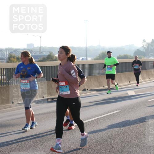 03.10.2025 - Köhlbrandbrückenlauf Lena Gebhardt http://msf.ph/oto/9043395 03.10.2025 09:26:36 Position 1 2497, 2240 meine-sportfotos.de