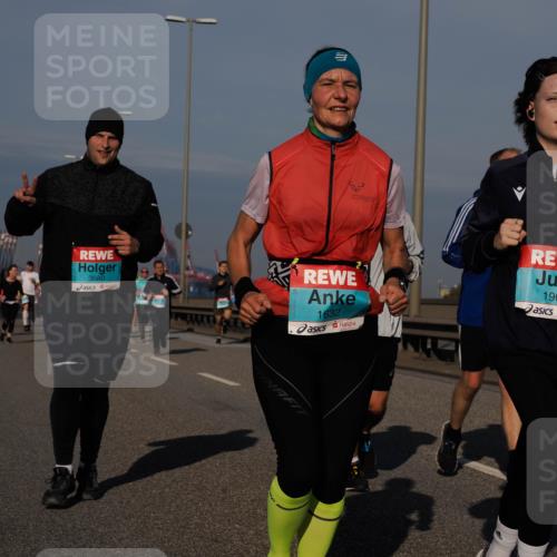 03.10.2025 - Köhlbrandbrückenlauf Fabian Wolf http://msf.ph/oto/9043404 03.10.2025 09:56:28 Position 3 3680, 1632, 1909 meine-sportfotos.de