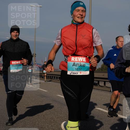 03.10.2025 - Köhlbrandbrückenlauf Fabian Wolf http://msf.ph/oto/9043409 03.10.2025 09:56:28 Position 3 3680, 1632, 1909 meine-sportfotos.de