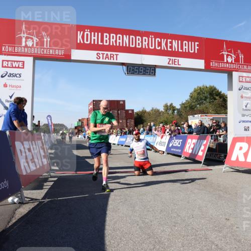 03.10.2025 - Köhlbrandbrückenlauf Lena Gebhardt http://msf.ph/oto/9043413 03.10.2025 12:59:36 Ziel 4111, 4119, 4215, 4270, 4475, 6060, 6325, 6364, 6616, 6654, 6666, 6754 meine-sportfotos.de