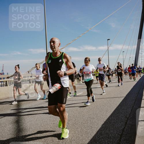 03.10.2025 - Köhlbrandbrückenlauf Michael Burmester http://msf.ph/oto/9043414 03.10.2025 12:24:58 Position 1 764 meine-sportfotos.de