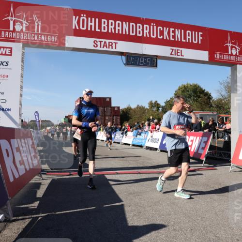 03.10.2025 - Köhlbrandbrückenlauf Lena Gebhardt http://msf.ph/oto/9043424 03.10.2025 13:18:58 Ziel 4077, 4556, 4630, 4676, 4756, 4889, 5027, 5304, 5449, 5974, 6117, 6267, 6475, 6506, 6573, 6795 meine-sportfotos.de