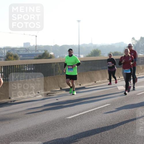 03.10.2025 - Köhlbrandbrückenlauf Lena Gebhardt http://msf.ph/oto/9043426 03.10.2025 09:26:37 Position 1 2024, 2498 meine-sportfotos.de