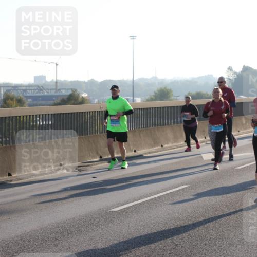 03.10.2025 - Köhlbrandbrückenlauf Lena Gebhardt http://msf.ph/oto/9043431 03.10.2025 09:26:38 Position 1 2024, 2498, 1209 meine-sportfotos.de