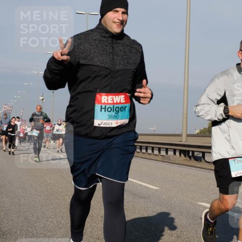 03.10.2025 - Köhlbrandbrückenlauf Fabian Wolf http://msf.ph/oto/9043432 03.10.2025 09:56:29 Position 3 3680, 3392 meine-sportfotos.de
