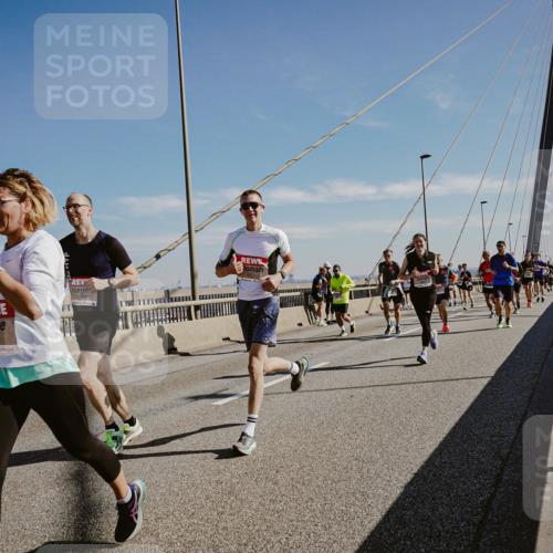 03.10.2025 - Köhlbrandbrückenlauf Michael Burmester http://msf.ph/oto/9043433 03.10.2025 12:24:59 Position 1 4496, 5793 meine-sportfotos.de