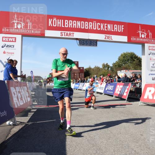 03.10.2025 - Köhlbrandbrückenlauf Lena Gebhardt http://msf.ph/oto/9043434 03.10.2025 12:59:37 Ziel 4111, 4119, 4215, 4270, 4475, 6060, 6325, 6364, 6616, 6654, 6666, 6754 meine-sportfotos.de