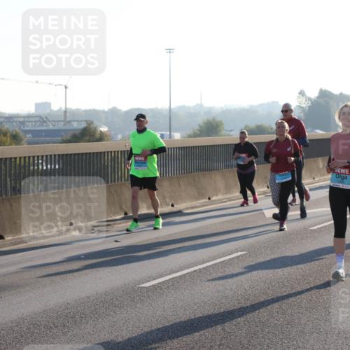 03.10.2025 - Köhlbrandbrückenlauf Lena Gebhardt http://msf.ph/oto/9043437 03.10.2025 09:26:38 Position 1 1209 meine-sportfotos.de