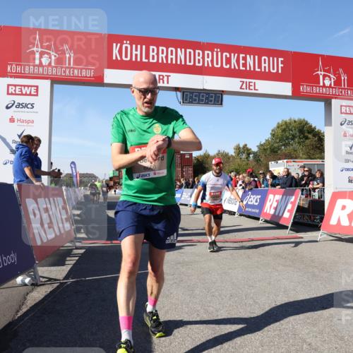 03.10.2025 - Köhlbrandbrückenlauf Lena Gebhardt http://msf.ph/oto/9043440 03.10.2025 12:59:37 Ziel 4111, 4119, 4215, 4270, 4475, 6060, 6325, 6364, 6616, 6654, 6666, 6754 meine-sportfotos.de