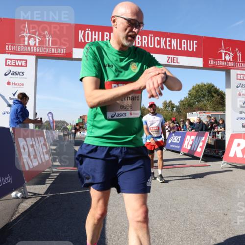 03.10.2025 - Köhlbrandbrückenlauf Lena Gebhardt http://msf.ph/oto/9043450 03.10.2025 12:59:38 Ziel 4111, 4215, 4270, 4475, 6060, 6325, 6364, 6616, 6654, 6666, 6754 meine-sportfotos.de