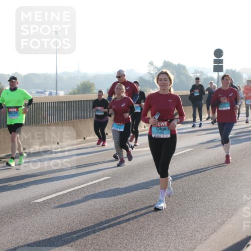 03.10.2025 - Köhlbrandbrückenlauf Lena Gebhardt http://msf.ph/oto/9043464 03.10.2025 09:26:38 Position 1 1209 meine-sportfotos.de