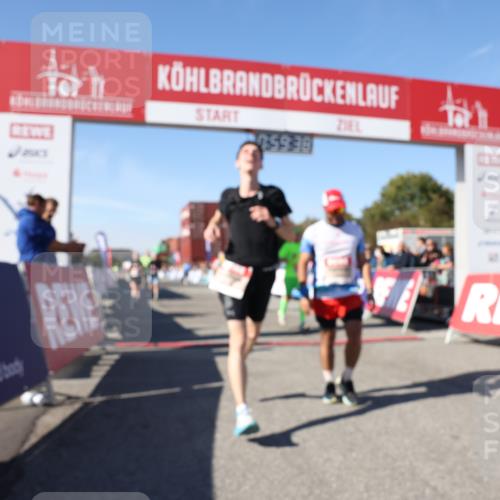 03.10.2025 - Köhlbrandbrückenlauf Lena Gebhardt http://msf.ph/oto/9043466 03.10.2025 12:59:39 Ziel 4111, 4215, 4270, 4475, 6060, 6325, 6364, 6616, 6654, 6666, 6754 meine-sportfotos.de