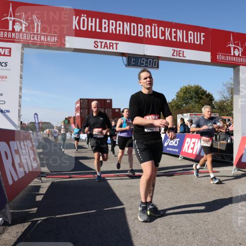 03.10.2025 - Köhlbrandbrückenlauf Lena Gebhardt http://msf.ph/oto/9043467 03.10.2025 13:19:01 Ziel 4556, 4630, 4676, 4756, 4889, 5027, 5304, 5449, 5974, 6117, 6127, 6267, 6475, 6573, 6795 meine-sportfotos.de