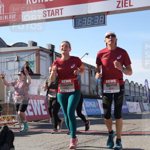 03.10.2025 - Köhlbrandbrückenlauf Luisa Fischer http://msf.ph/oto/9043469 03.10.2025 13:38:37 Ziel 4697, 4884, 5439, 5564, 5590, 5591, 6179, 6201 meine-sportfotos.de