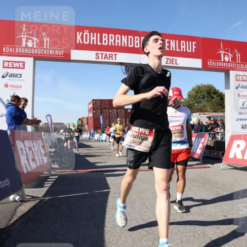 03.10.2025 - Köhlbrandbrückenlauf Lena Gebhardt http://msf.ph/oto/9043478 03.10.2025 12:59:39 Ziel 4111, 4215, 4270, 4475, 6060, 6325, 6364, 6616, 6654, 6666, 6754 meine-sportfotos.de