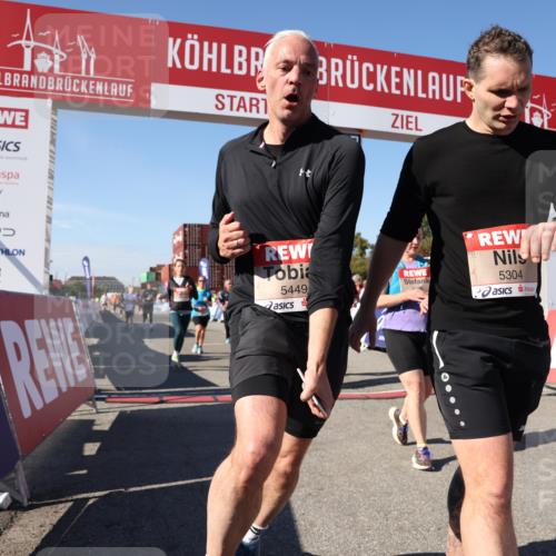 03.10.2025 - Köhlbrandbrückenlauf Lena Gebhardt http://msf.ph/oto/9043489 03.10.2025 13:19:02 Ziel 4556, 4630, 4676, 4756, 4876, 4889, 5027, 5304, 5449, 5974, 6088, 6117, 6127, 6267, 6475, 6573, 6795 meine-sportfotos.de