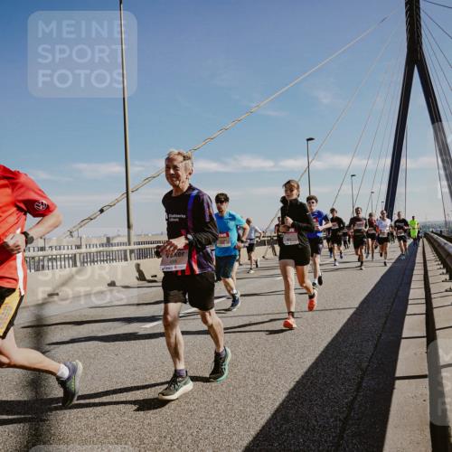 03.10.2025 - Köhlbrandbrückenlauf Michael Burmester http://msf.ph/oto/9043498 03.10.2025 12:25:03 Position 1 4395, 10 meine-sportfotos.de