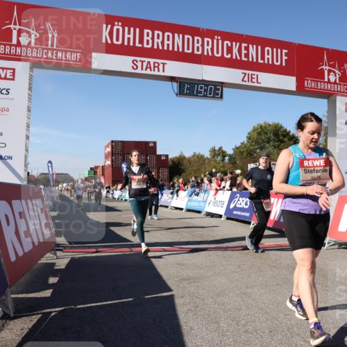 03.10.2025 - Köhlbrandbrückenlauf Lena Gebhardt http://msf.ph/oto/9043501 03.10.2025 13:19:03 Ziel 4556, 4630, 4631, 4676, 4816, 4876, 4889, 5027, 5304, 5449, 5974, 6088, 6117, 6127, 6267, 6475, 6573, 6795 meine-sportfotos.de