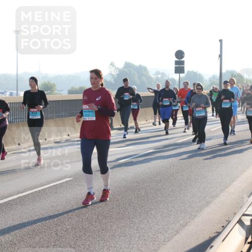 03.10.2025 - Köhlbrandbrückenlauf Lena Gebhardt http://msf.ph/oto/9043505 03.10.2025 09:26:40 Position 1  meine-sportfotos.de