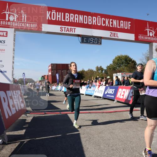 03.10.2025 - Köhlbrandbrückenlauf Lena Gebhardt http://msf.ph/oto/9043506 03.10.2025 13:19:03 Ziel 4556, 4630, 4631, 4676, 4816, 4876, 4889, 5027, 5304, 5449, 5974, 6088, 6117, 6127, 6267, 6475, 6573, 6795 meine-sportfotos.de