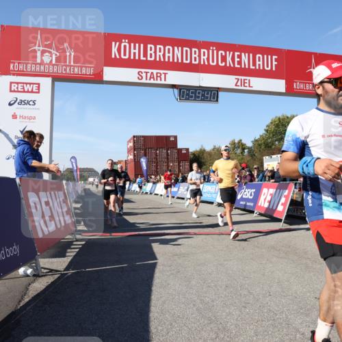 03.10.2025 - Köhlbrandbrückenlauf Lena Gebhardt http://msf.ph/oto/9043514 03.10.2025 12:59:40 Ziel 4111, 4215, 4270, 4475, 6060, 6142, 6325, 6364, 6616, 6654, 6666, 6754 meine-sportfotos.de
