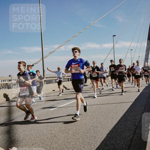03.10.2025 - Köhlbrandbrückenlauf Michael Burmester http://msf.ph/oto/9043516 03.10.2025 12:25:05 Position 1 6022 meine-sportfotos.de