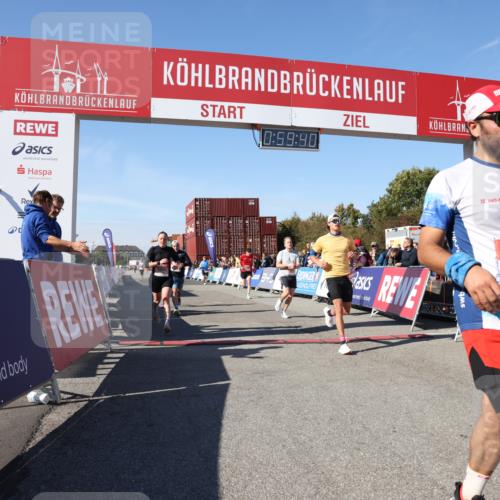 03.10.2025 - Köhlbrandbrückenlauf Lena Gebhardt http://msf.ph/oto/9043521 03.10.2025 12:59:40 Ziel 4111, 4215, 4270, 4475, 6060, 6142, 6325, 6364, 6616, 6654, 6666, 6754 meine-sportfotos.de