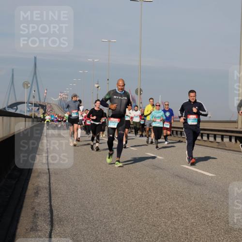 03.10.2025 - Köhlbrandbrückenlauf Fabian Wolf http://msf.ph/oto/9043524 03.10.2025 09:56:32 Position 3 2126, 1611 meine-sportfotos.de