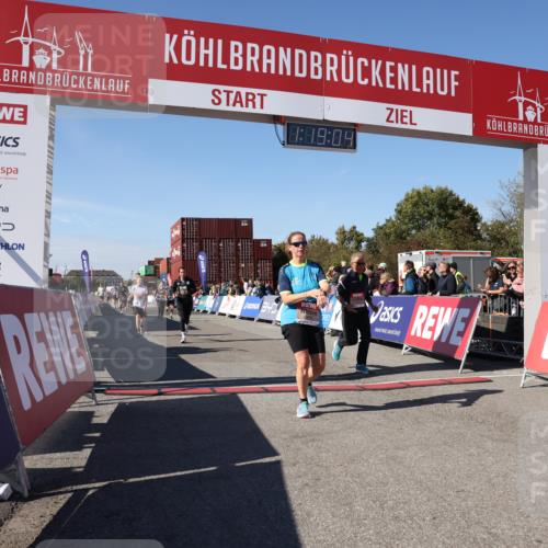 03.10.2025 - Köhlbrandbrückenlauf Lena Gebhardt http://msf.ph/oto/9043529 03.10.2025 13:19:05 Ziel 4143, 4630, 4631, 4632, 4676, 4816, 4876, 4889, 5027, 5304, 5449, 5858, 5974, 6088, 6117, 6127, 6267, 6475, 6573, 6795 meine-sportfotos.de