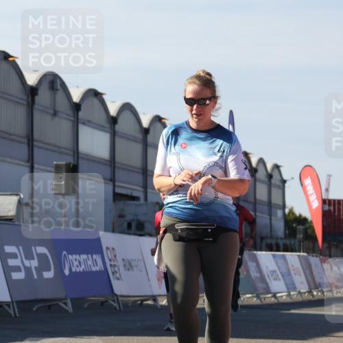 03.10.2025 - Köhlbrandbrückenlauf Luisa Fischer http://msf.ph/oto/9043537 03.10.2025 13:38:51 Ziel 4723, 5529, 5533, 5584, 6030, 6640 meine-sportfotos.de