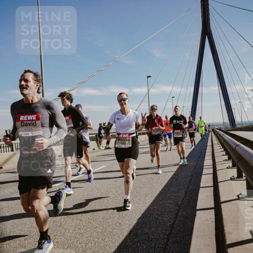 03.10.2025 - Köhlbrandbrückenlauf Michael Burmester http://msf.ph/oto/9043541 03.10.2025 12:25:07 Position 1 6194 meine-sportfotos.de