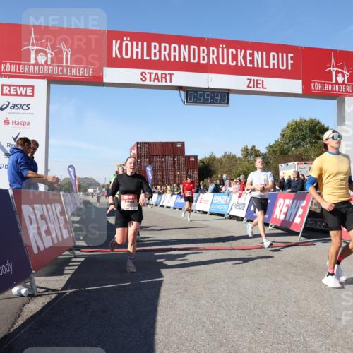 03.10.2025 - Köhlbrandbrückenlauf Lena Gebhardt http://msf.ph/oto/9043545 03.10.2025 12:59:41 Ziel 4111, 4215, 4270, 4475, 6142, 6254, 6325, 6364, 6616, 6654, 6666, 6754 meine-sportfotos.de