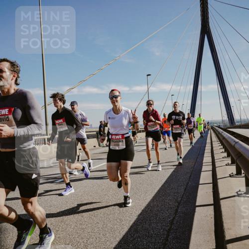 03.10.2025 - Köhlbrandbrückenlauf Michael Burmester http://msf.ph/oto/9043547 03.10.2025 12:25:07 Position 1 6089 meine-sportfotos.de
