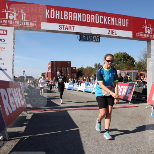 03.10.2025 - Köhlbrandbrückenlauf Lena Gebhardt http://msf.ph/oto/9043552 03.10.2025 13:19:06 Ziel 4143, 4630, 4631, 4632, 4676, 4816, 4876, 4889, 5027, 5304, 5449, 5858, 5974, 6088, 6117, 6127, 6267, 6475, 6573 meine-sportfotos.de