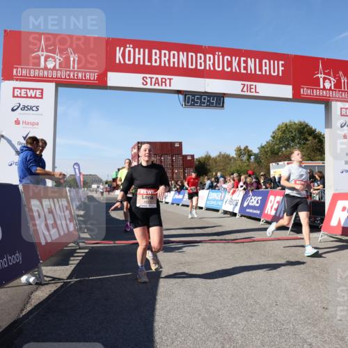 03.10.2025 - Köhlbrandbrückenlauf Lena Gebhardt http://msf.ph/oto/9043553 03.10.2025 12:59:42 Ziel 4111, 4215, 4270, 4475, 6142, 6254, 6325, 6364, 6601, 6616, 6654, 6666, 6754 meine-sportfotos.de