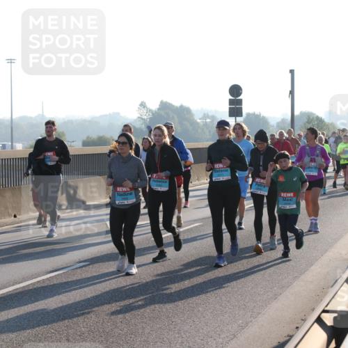 03.10.2025 - Köhlbrandbrückenlauf Lena Gebhardt http://msf.ph/oto/9043557 03.10.2025 09:26:43 Position 1 2284, 2271 meine-sportfotos.de