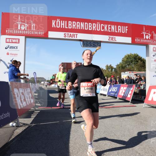 03.10.2025 - Köhlbrandbrückenlauf Lena Gebhardt http://msf.ph/oto/9043572 03.10.2025 12:59:42 Ziel 4111, 4215, 4270, 4475, 6142, 6254, 6325, 6364, 6601, 6616, 6654, 6666, 6754 meine-sportfotos.de