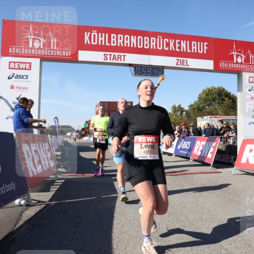 03.10.2025 - Köhlbrandbrückenlauf Lena Gebhardt http://msf.ph/oto/9043577 03.10.2025 12:59:42 Ziel 4111, 4215, 4270, 4475, 6142, 6254, 6325, 6364, 6601, 6616, 6654, 6666, 6754 meine-sportfotos.de