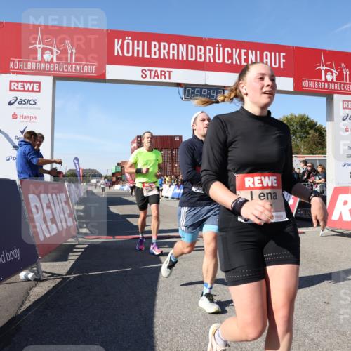 03.10.2025 - Köhlbrandbrückenlauf Lena Gebhardt http://msf.ph/oto/9043584 03.10.2025 12:59:43 Ziel 4074, 4111, 4215, 4270, 4475, 6142, 6254, 6325, 6364, 6601, 6616, 6654, 6666, 6754 meine-sportfotos.de