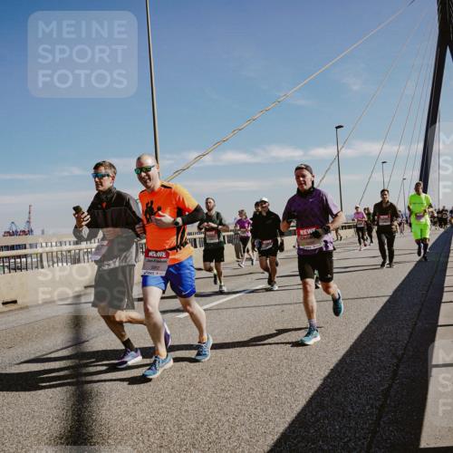 03.10.2025 - Köhlbrandbrückenlauf Michael Burmester http://msf.ph/oto/9043592 03.10.2025 12:25:10 Position 1 11 meine-sportfotos.de