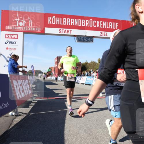03.10.2025 - Köhlbrandbrückenlauf Lena Gebhardt http://msf.ph/oto/9043598 03.10.2025 12:59:43 Ziel 4074, 4111, 4215, 4270, 4475, 6142, 6254, 6325, 6364, 6601, 6616, 6654, 6666, 6754 meine-sportfotos.de