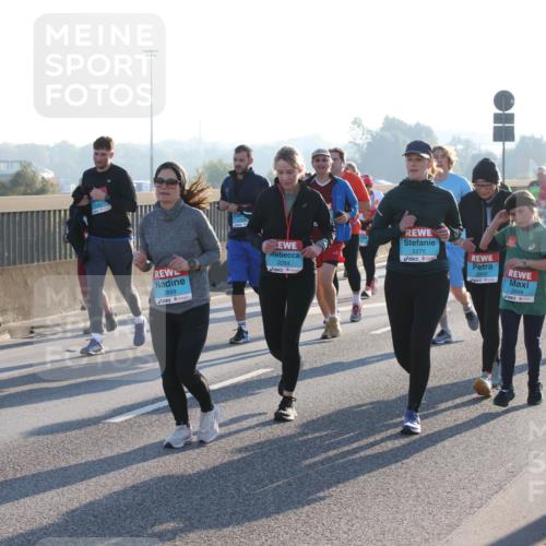 03.10.2025 - Köhlbrandbrückenlauf Lena Gebhardt http://msf.ph/oto/9043599 03.10.2025 09:26:44 Position 1 2899, 2284, 2271, 2900, 2898 meine-sportfotos.de
