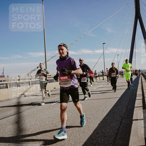 03.10.2025 - Köhlbrandbrückenlauf Michael Burmester http://msf.ph/oto/9043601 03.10.2025 12:25:11 Position 1 6285 meine-sportfotos.de